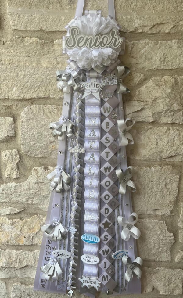 Elegant Senior-Themed, Personalized Homecoming Mum